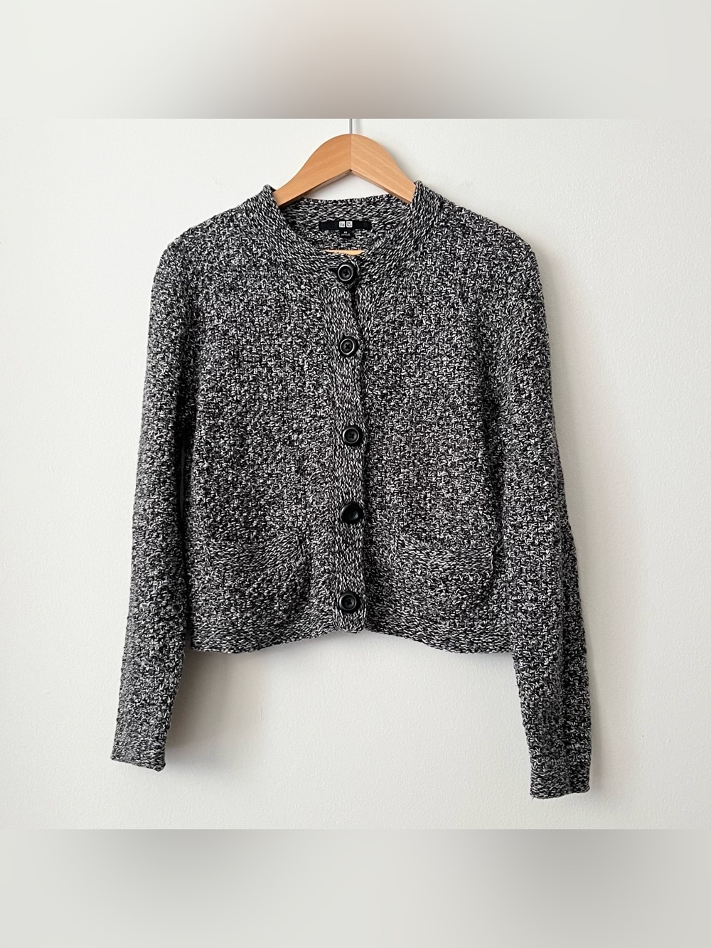 Uniqlo Women's Chunky Knit Cardigan Sweater Cropped Boxy XS Black White Marled